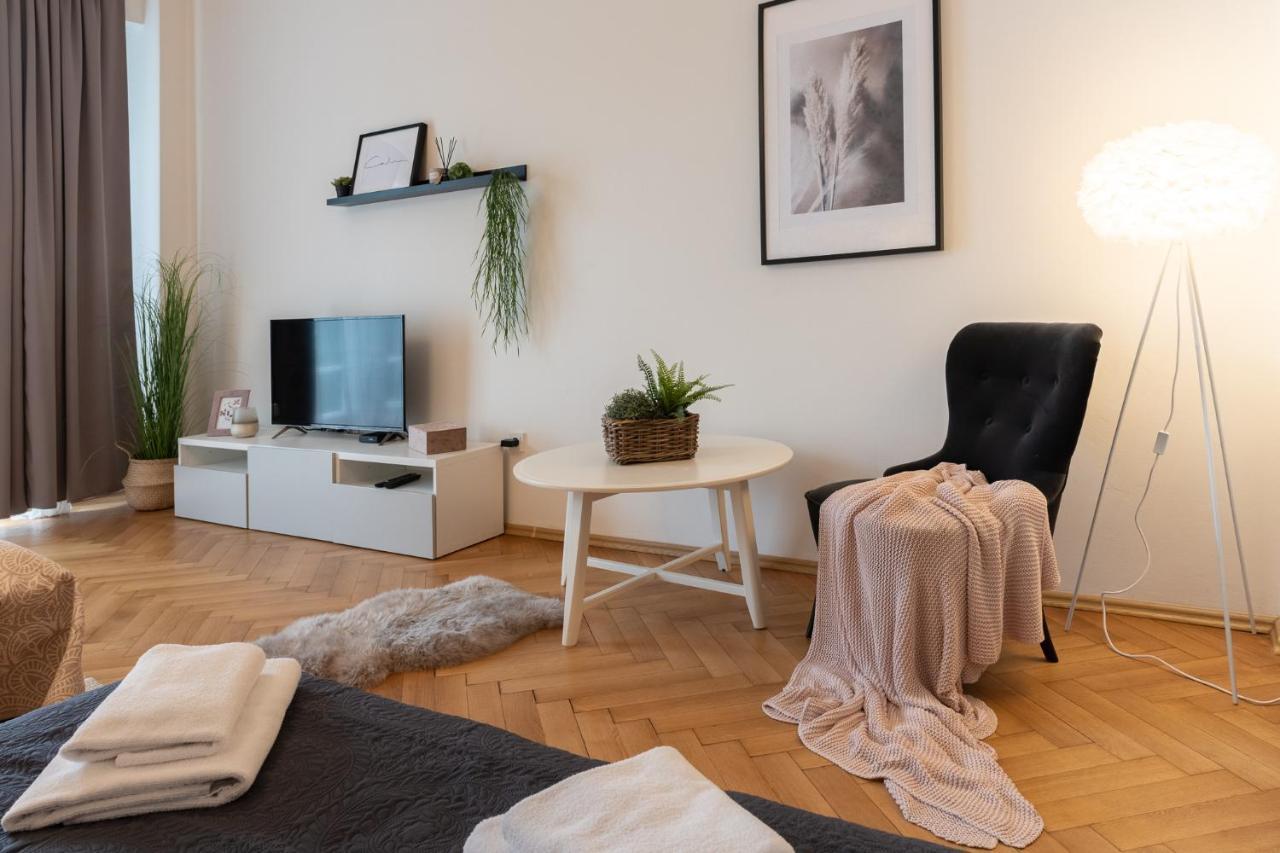Luxury Apartment In Prime Location Prague Exterior photo