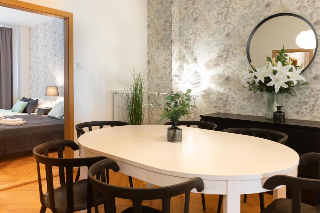 Luxury Apartment In Prime Location Prague Exterior photo