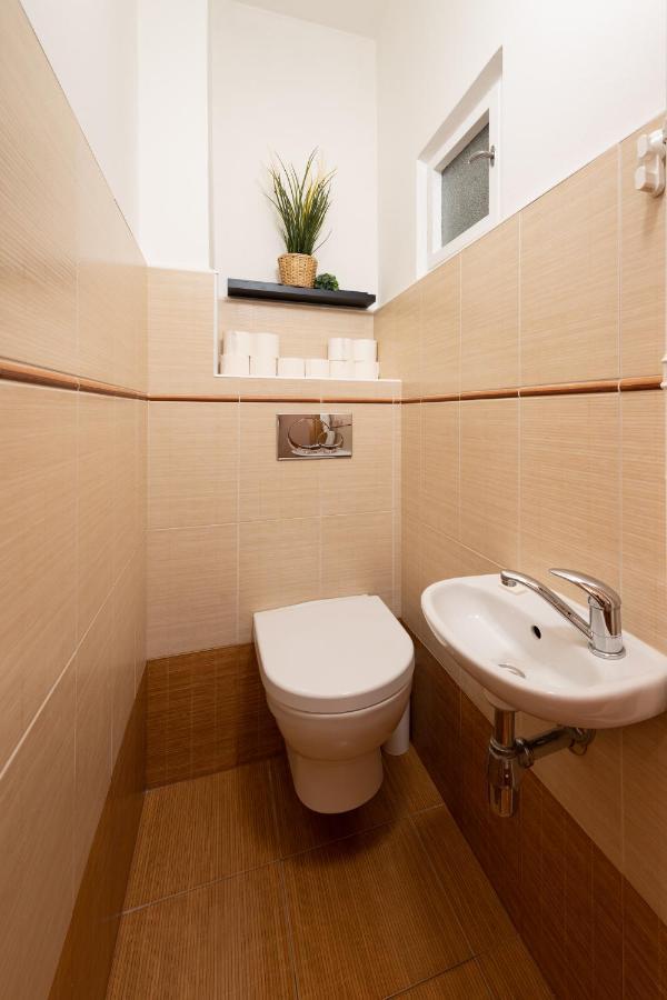 Luxury Apartment In Prime Location Prague Exterior photo