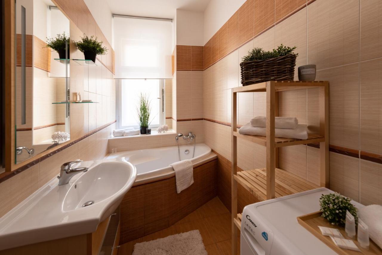 Luxury Apartment In Prime Location Prague Exterior photo